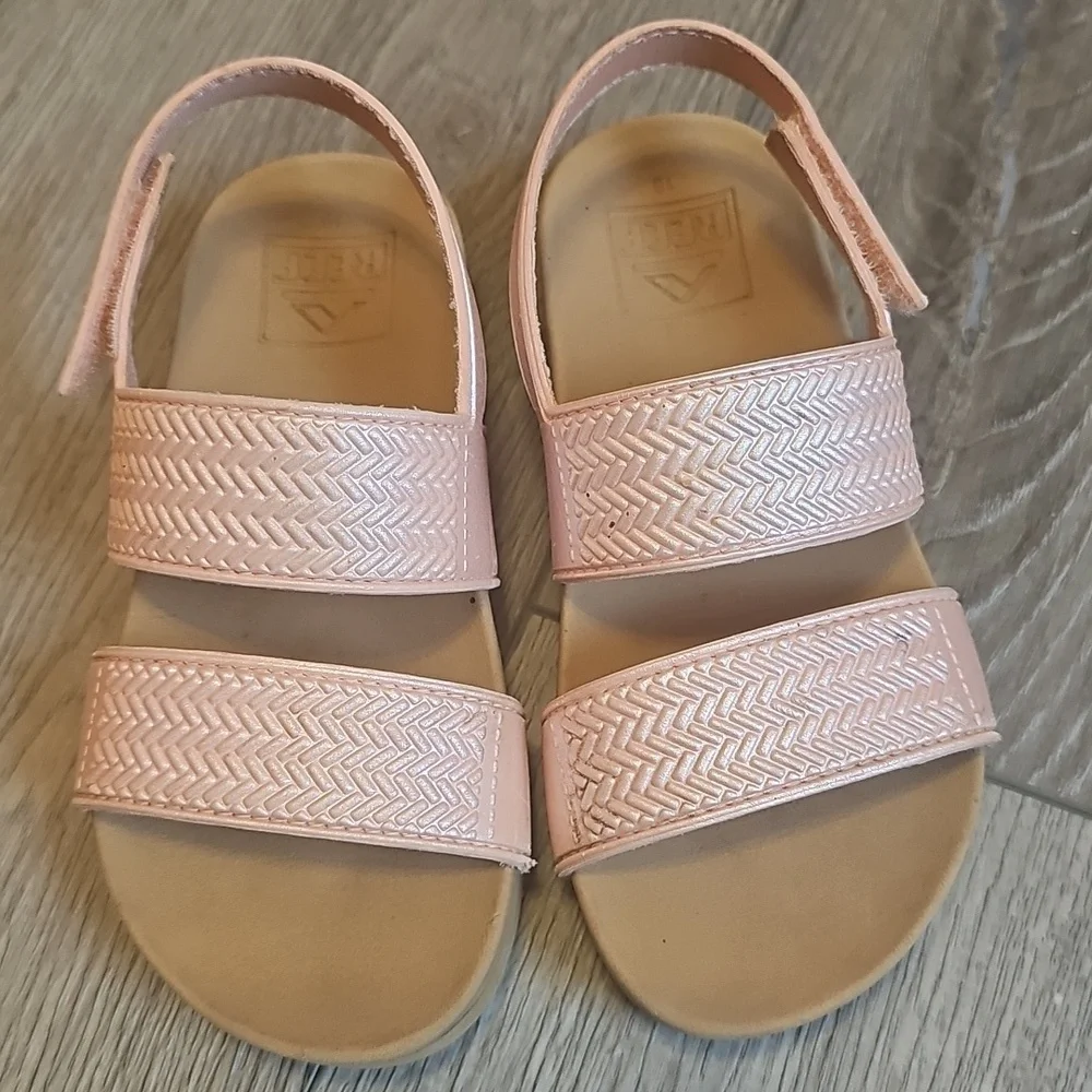 7 Pairs Kids Summer Sandals - Yellow, Tan, Pink Styles. Reef Waterproof Sandals - Picture 7 of 14